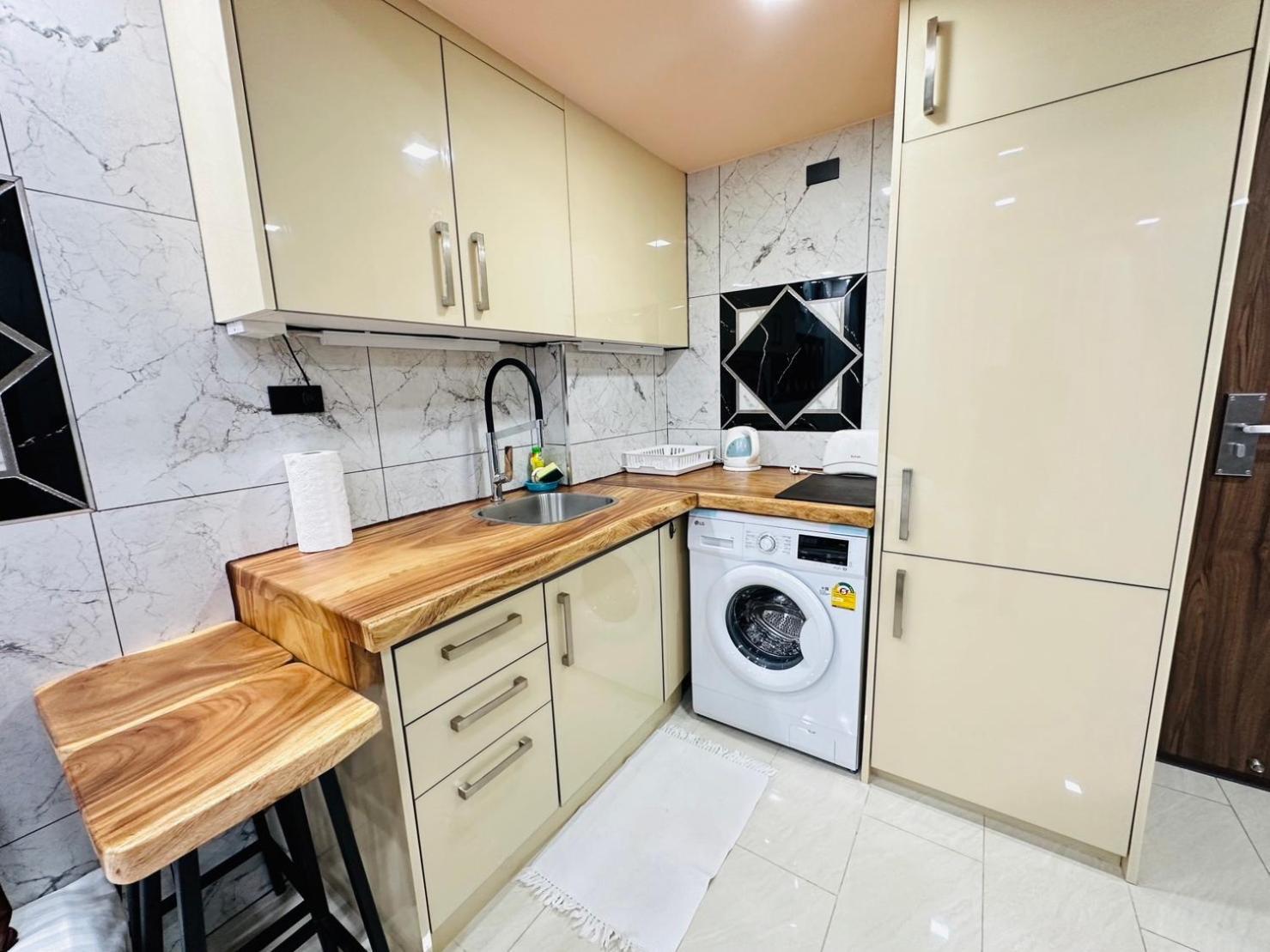 Luxury Business Suits In Grand Avenue By Pattaya City Estates エクステリア 写真