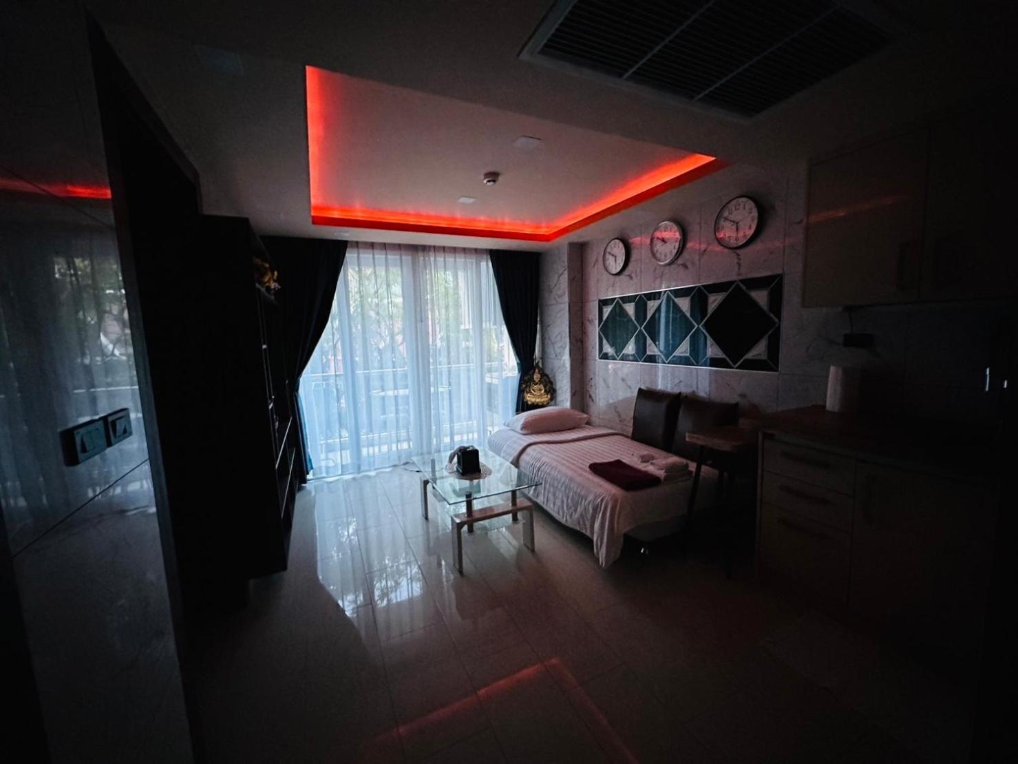 Luxury Business Suits In Grand Avenue By Pattaya City Estates エクステリア 写真