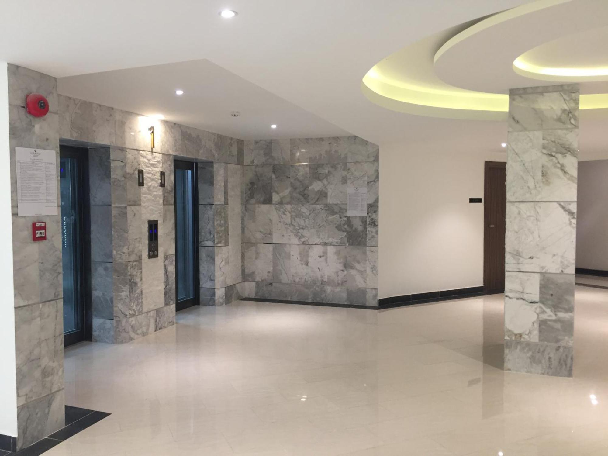 Luxury Business Suits In Grand Avenue By Pattaya City Estates エクステリア 写真